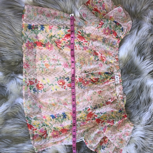 Nordstrom Rack. Ruffle flower women’s blouse. - Picture 5 of 6